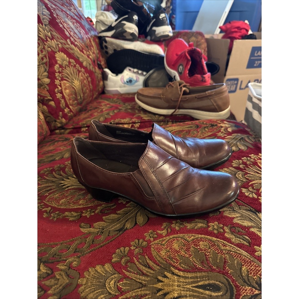 Clarks Brown Partridge Slip On Loafer Size 8.5 M Pleated Leather